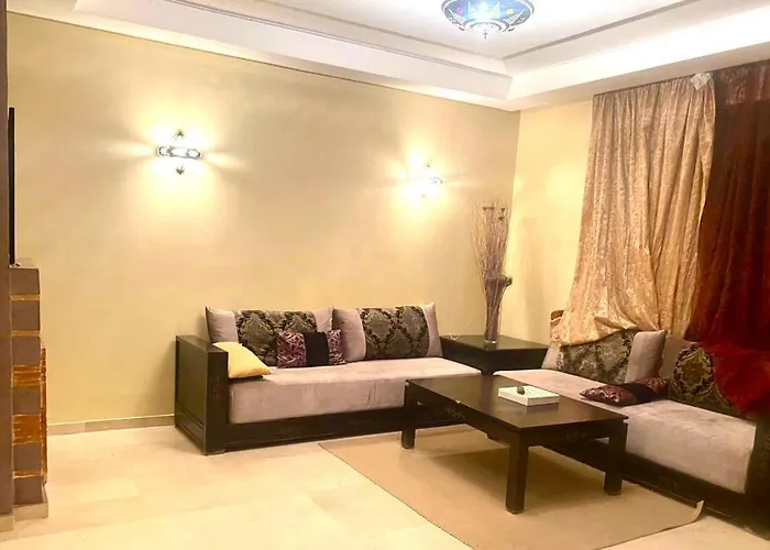 Charm & Chic Residence